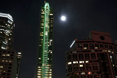 Wilshire Grand Skyscraper Lights Up in Bid to Host 2024 Olympics