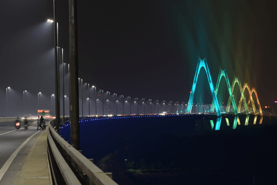 The Nhat Tan Bridge Completes its Look with Shimmer