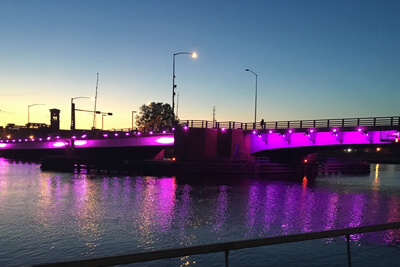 Green Bay Bridges Lit with Multi-Color LED Lighting System
